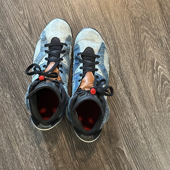 Air Jordan - Picture 3 of 5